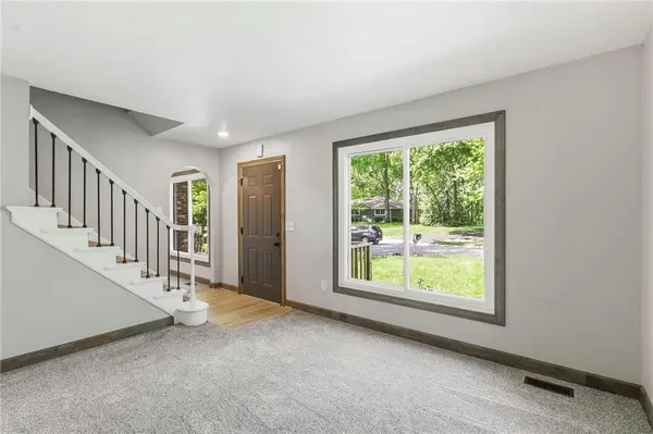 417 N Ridge AVE, Liberty, MO 64068