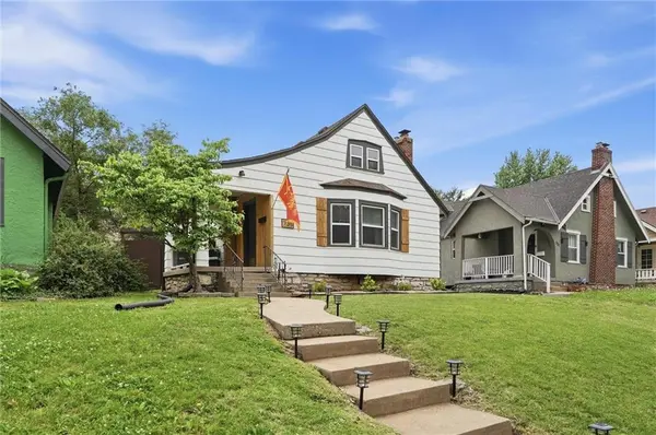735 E 63rd TER,  Kansas City,  MO 64110