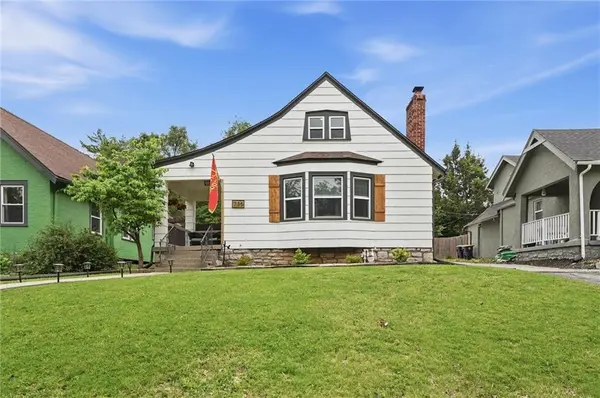 735 E 63rd TER, Kansas City, MO 64110