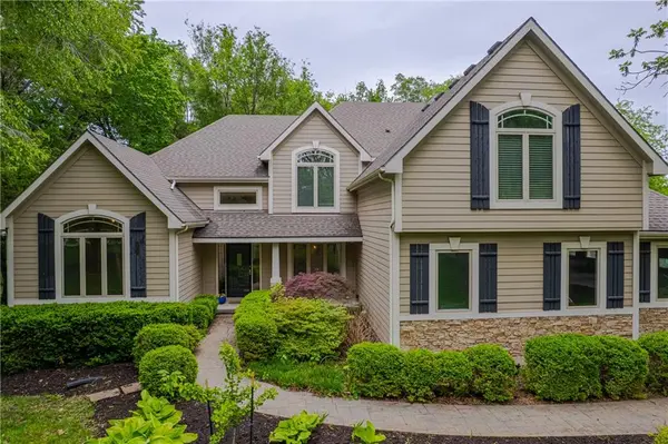 704 Folks RD, Lawrence, KS 66047