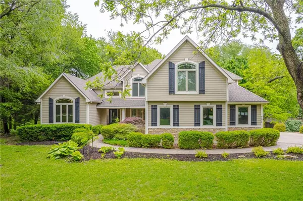 704 Folks RD, Lawrence, KS 66047