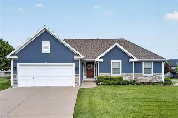 5835 LAKECREST DR, Shawnee, KS 66218