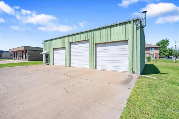 902 Siggins ST,  Coffeyville,  KS 67337