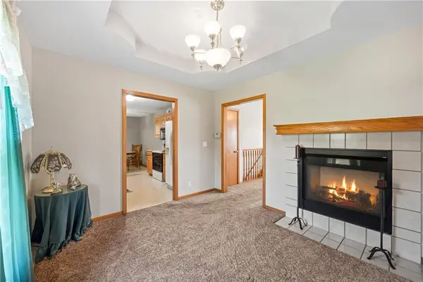 604 S Sunset LN, Raymore, MO 64083