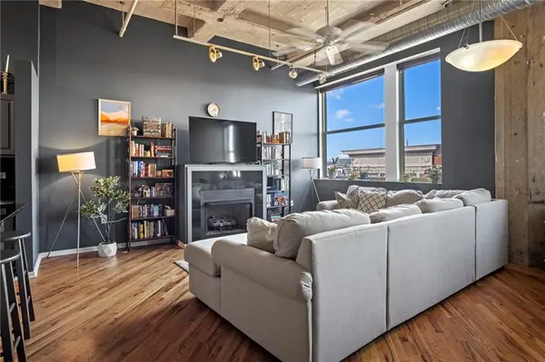 2107 Grand BLVD #603, Kansas City, MO 64108