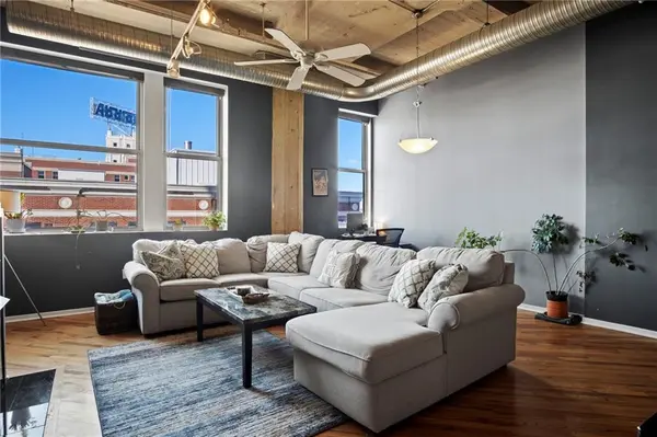 2107 Grand BLVD #603, Kansas City, MO 64108
