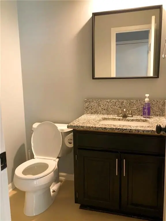 10816 W 115 TER, Overland Park, KS 66210