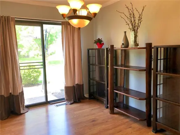 10816 W 115 TER, Overland Park, KS 66210
