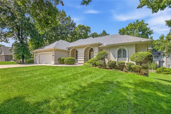 3431 NW Pink Hill CIR, Blue Springs, MO 64015