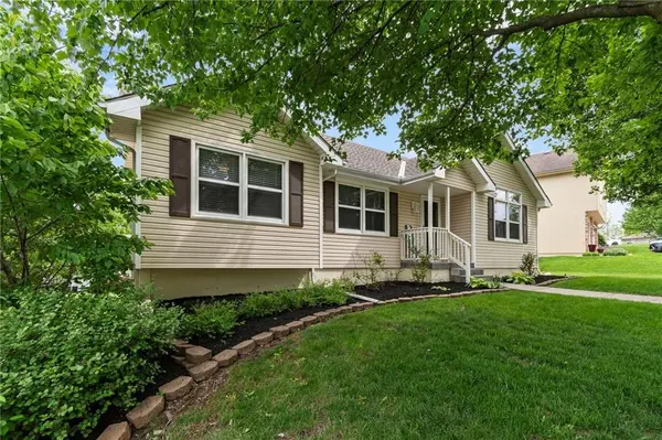 8903 NE 109TH ST, Kansas City, MO 64157