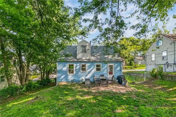 656 Thornton ST, Liberty, MO 64068
