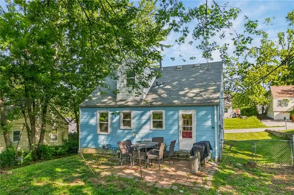 656 Thornton ST, Liberty, MO 64068