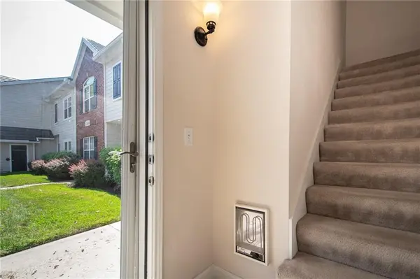 11604 Tomahawk Creek Pkwy #L, Leawood, KS 66211