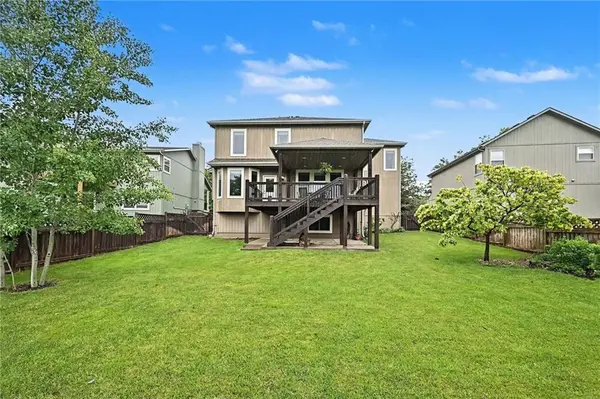 704 S Adams ST, Raymore, MO 64083