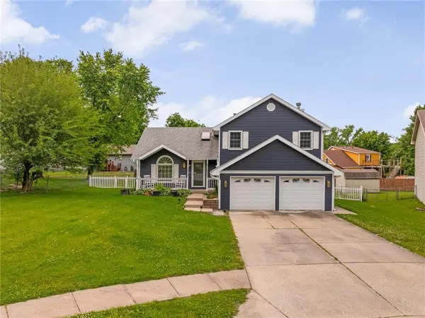 7305 Erika CT, Pleasant Valley, MO 64068