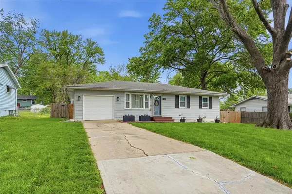 1922 Osage ST, Leavenworth, KS 66048