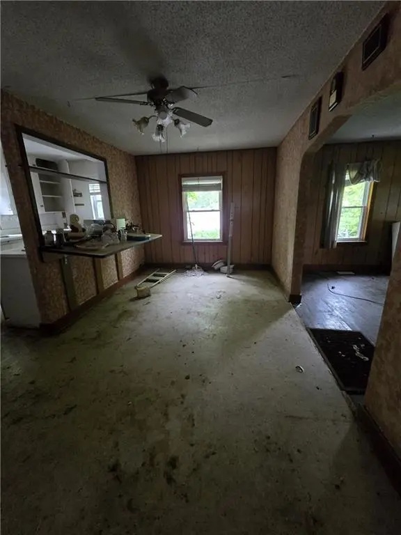 33660 W 83rd ST, De Soto, KS 66018
