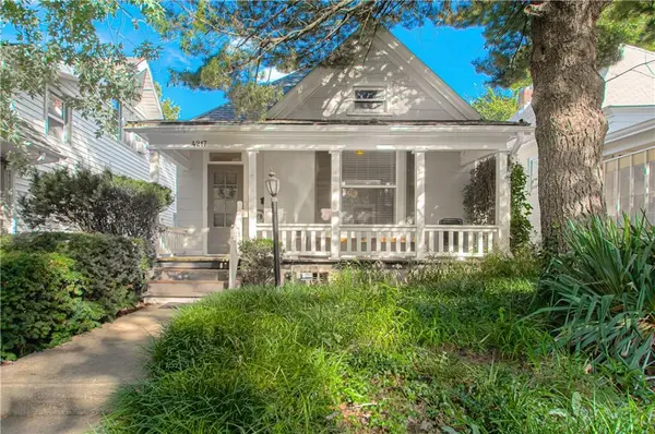 4217 Oak ST, Kansas City, MO 64111