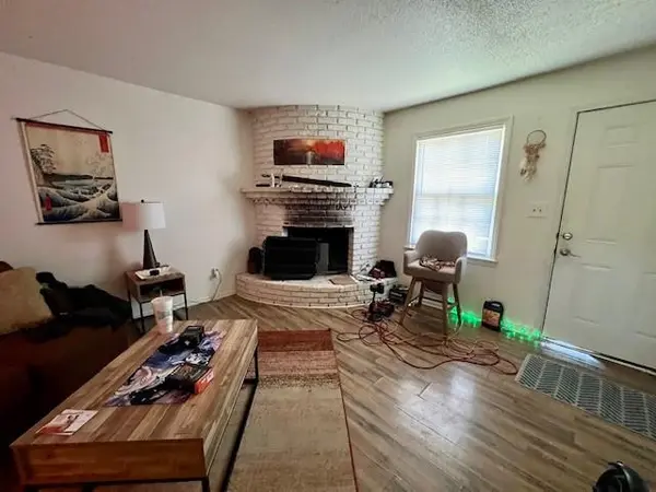 1926 High Grove RD, Grandview, MO 64030
