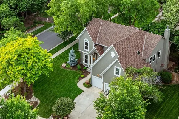 10614 W 128th ST, Overland Park, KS 66213
