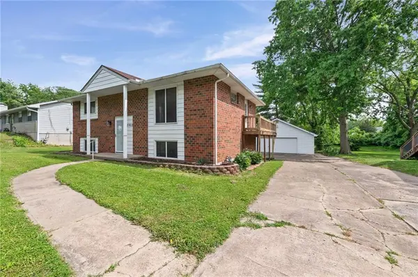 2903 NE 56th TER, Gladstone, MO 64119