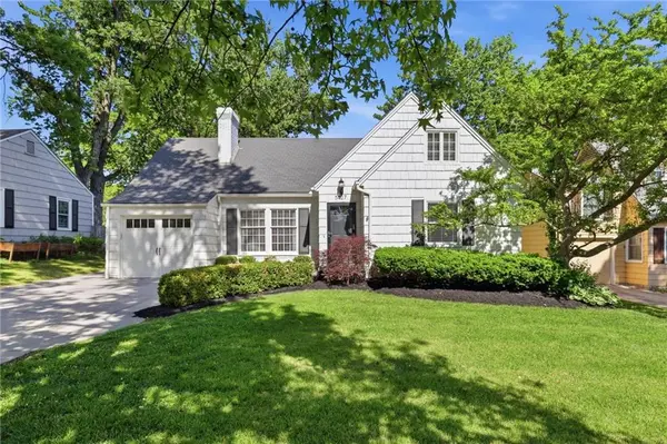 5427 Canterbury RD, Fairway, KS 66205