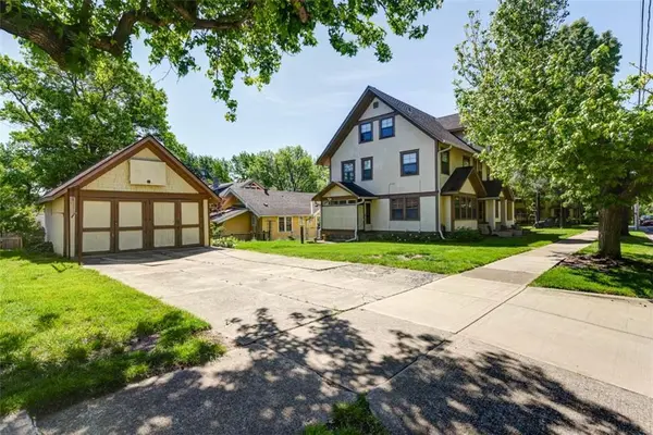 44 W 58th TER, Kansas City, MO 64113
