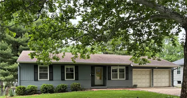 8806 Riley ST, Overland Park, KS 66212