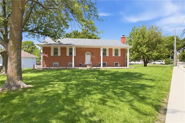 2300 NW 84th TER, Kansas City, MO 64154