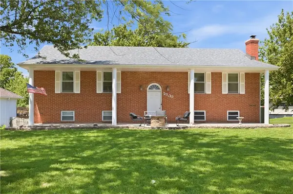 2300 NW 84th TER, Kansas City, MO 64154