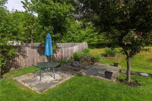 5005 NW Flintridge DR, Riverside, MO 64150