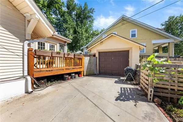 1513 TAUROMEE AVE, Kansas City, KS 66102
