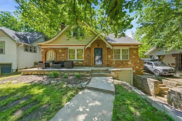 415 E 70th ST, Kansas City, MO 64131
