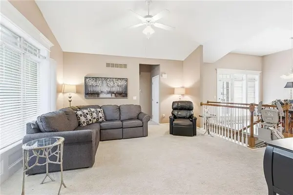 15732 S Sunset DR #800, Olathe, KS 66062