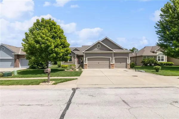 501 Briar LN, Kearney, MO 64060