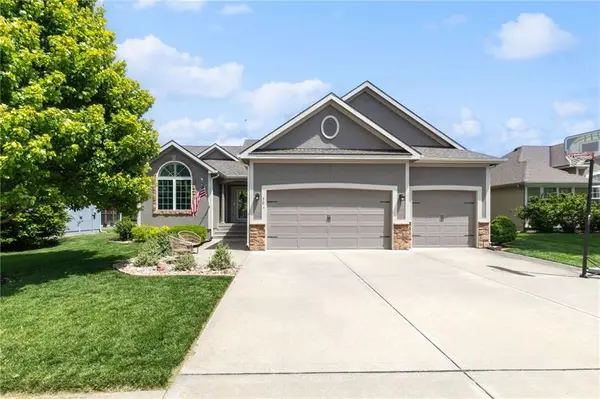 501 Briar LN, Kearney, MO 64060