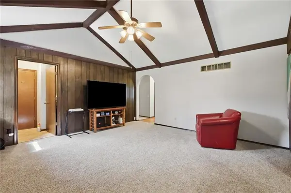 16512 Spring Valley RD, Belton, MO 64012