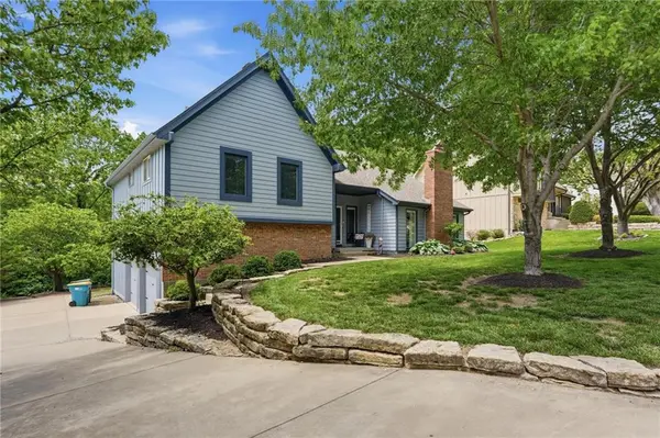 5722 Noland RD, Shawnee, KS 66216