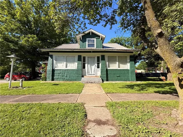 201 W Walker ST, Marceline, MO 64658