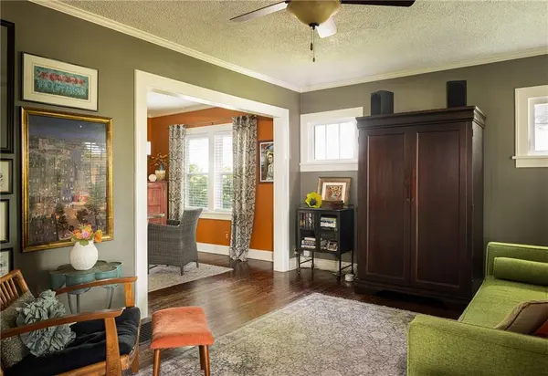 4802 Neosho LN, Roeland Park, KS 66205