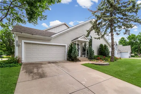 9000 W 120th TER, Overland Park, KS 66213