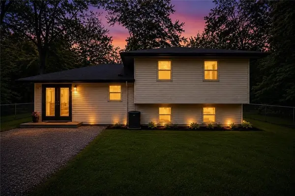 863 Kendall RD, Peculiar, MO 64078
