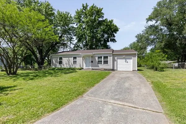 406 N Geronimo DR, Independence, MO 64056