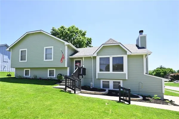 539 Lauren ST, Liberty, MO 64068