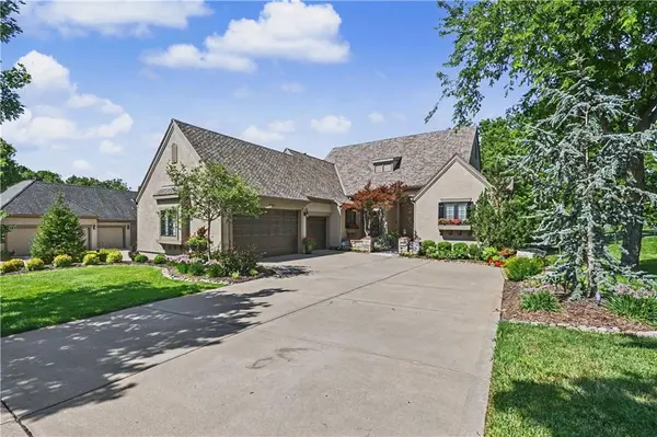 15212 Linden ST, Leawood, KS 66224