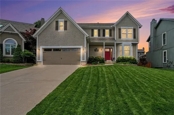 8616 W 127TH PL, Overland Park, KS 66213