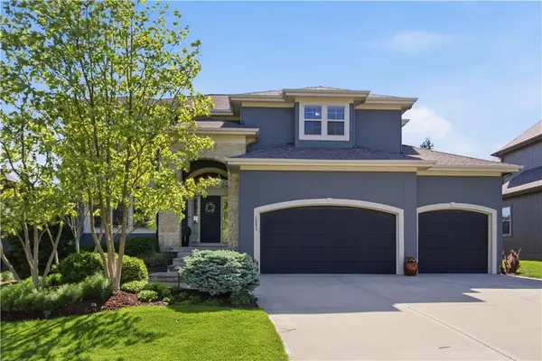 10853 S Theden ST, Olathe, KS 66061