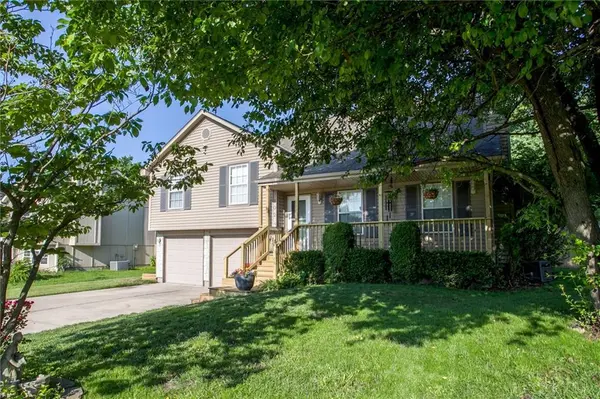 102 20 AVE #S, Greenwood, MO 64034