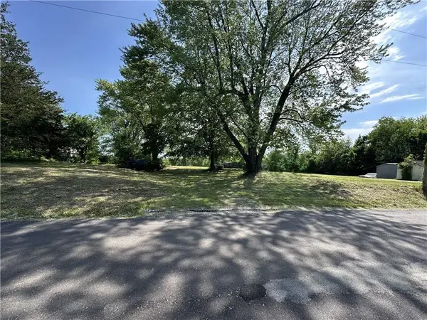 27601-27609 E Hoover RD, Buckner, MO 64016