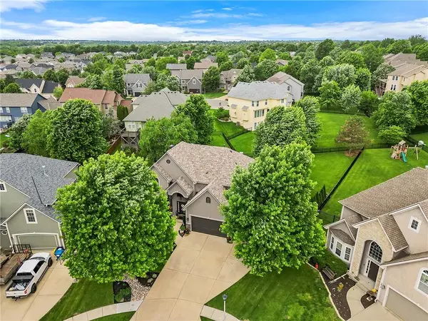 5816 Longview ST, Shawnee, KS 66218